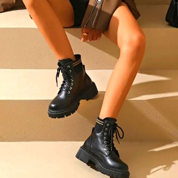 Chic black thick sole boots sz 6.5 - Picture 4 of 8